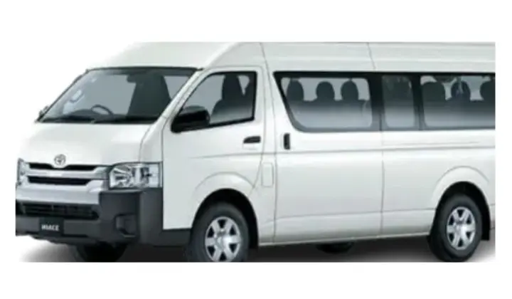 Toyota Hiace — 14 places disponible à la location chez KinCar Express