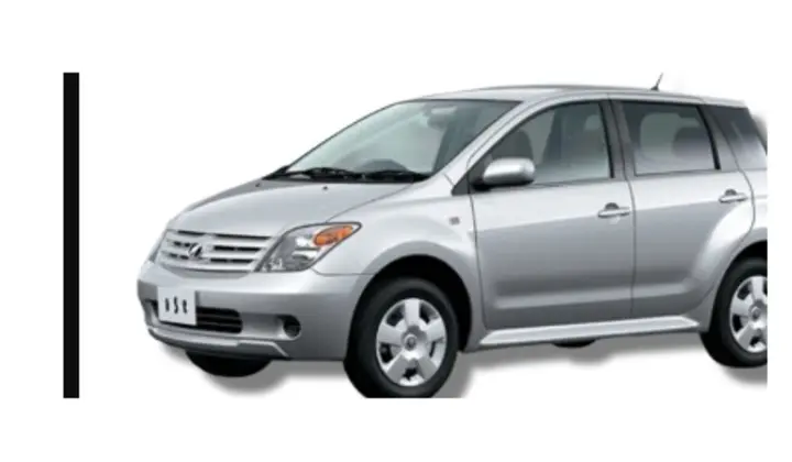 Toyota IST disponible à la location chez KinCar Express