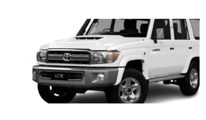 Toyota Land Cruiser 4x4 disponible à la location chez KinCar Express