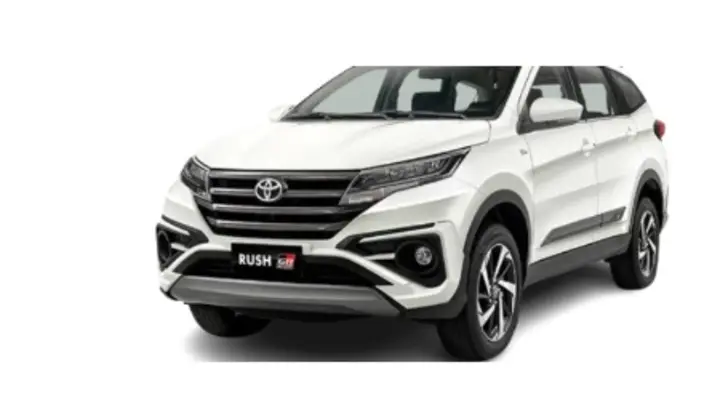 Toyota Rush récent disponible à la location chez KinCar Express